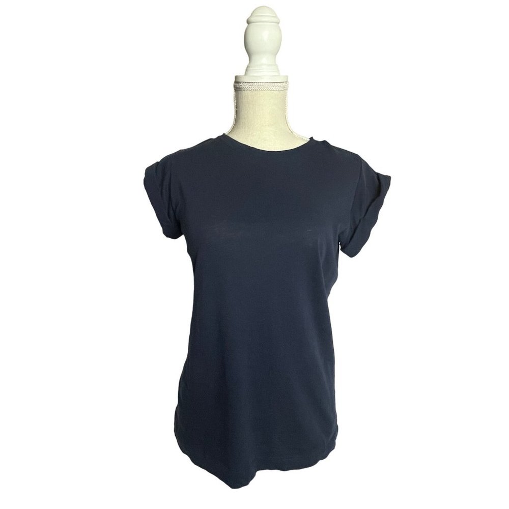 Lululemon Athletica Medium navy blue top